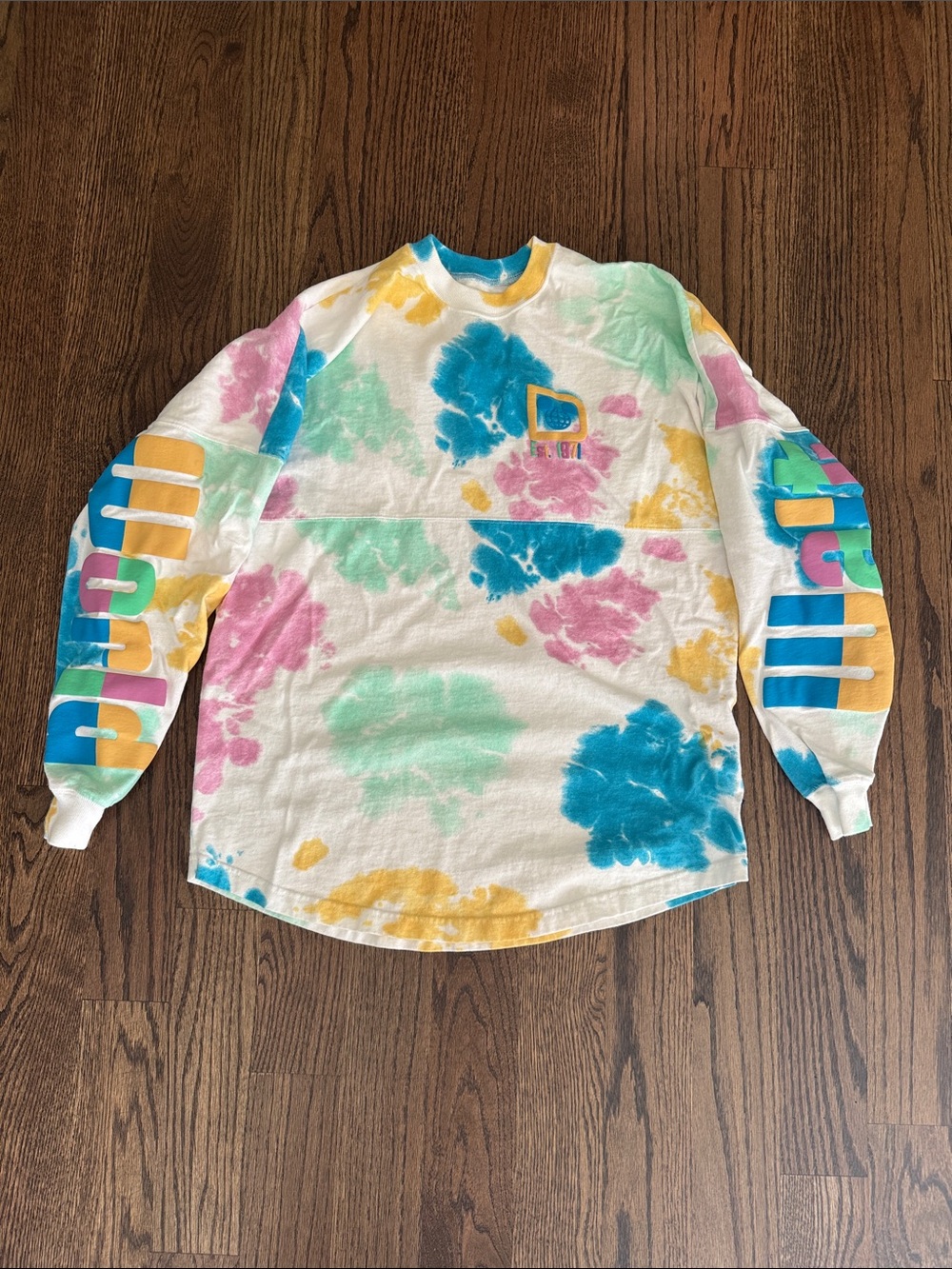 Walt Disney World Spirit Jersey tie dye colors size Medium 100% cotton